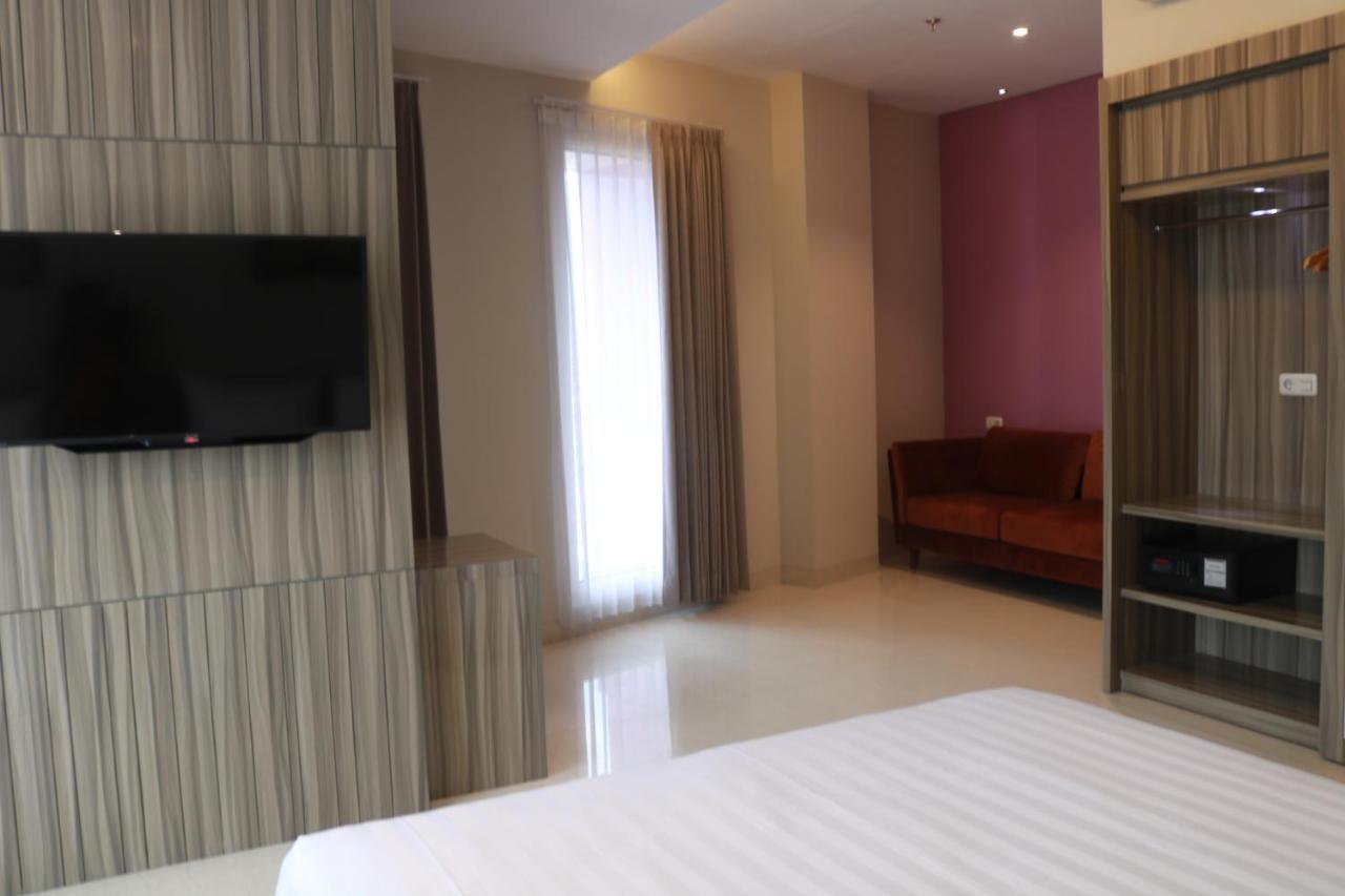 Surabaya River View Hotel Luaran gambar