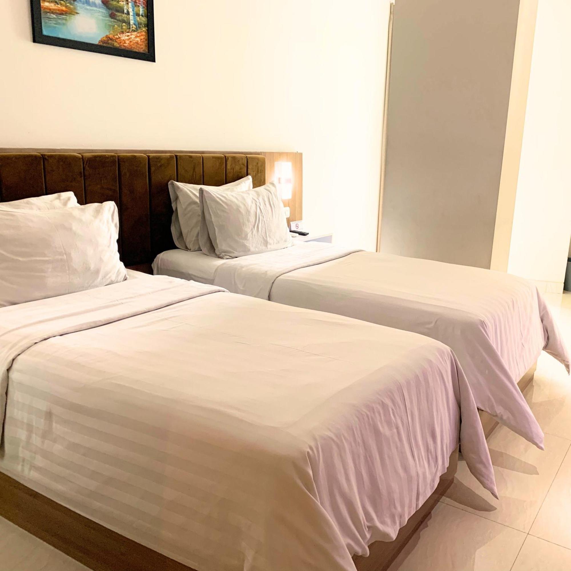 Surabaya River View Hotel Luaran gambar